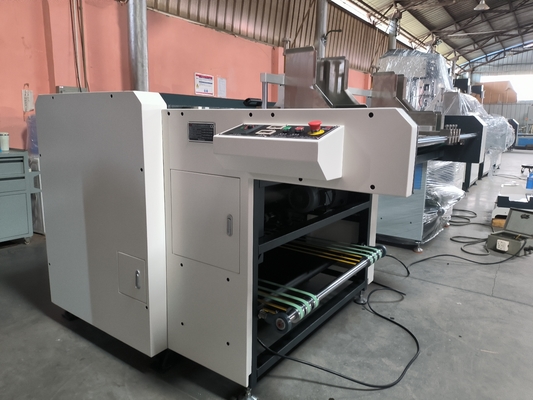 La macchina automatica di scanalatura in V è la soluzione definitiva per un'efficiente scanalatura in cartone nella produzione di scatole rigide.