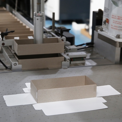 Contenitore di regalo rigido dell'impacchettatrice della scatola, contenitore rigido inferiore superiore di copertura di Kraft & macchina di fabbricazione di lusso
