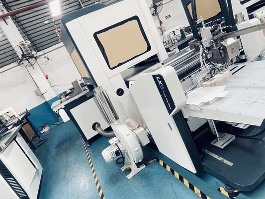 Macchina automatica multifunzionale per la fabbrica di scatole rigide per la fabbrica di coperture rigide