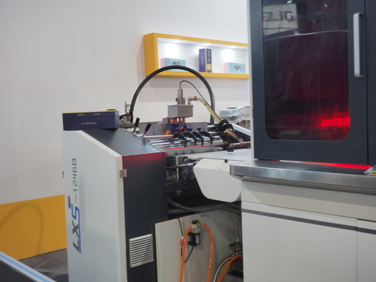 Macchina rigida d'imballaggio intelligente automatica dell'incartonamento per lo spostamento della scatola di cartone