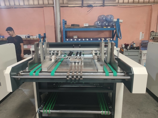 La macchina automatica di scanalatura in V è la soluzione definitiva per un'efficiente scanalatura in cartone nella produzione di scatole rigide.