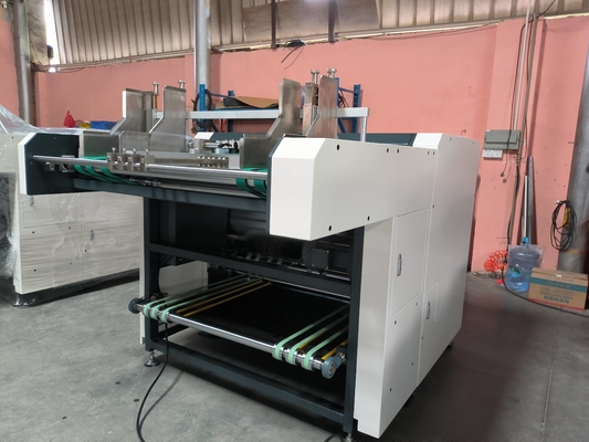 La macchina automatica di scanalatura in V è la soluzione definitiva per un'efficiente scanalatura in cartone nella produzione di scatole rigide.