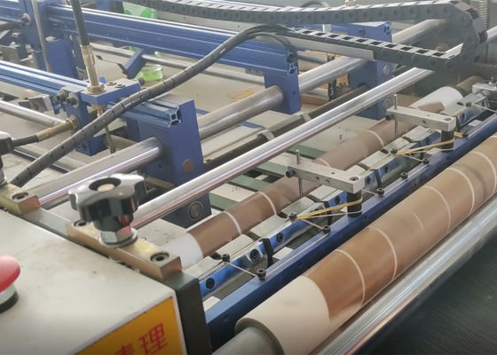 Una cassa automatica di quattro lati che fa il tipo copertina rigida del libro della macchina del contenitore di vino che fa macchina