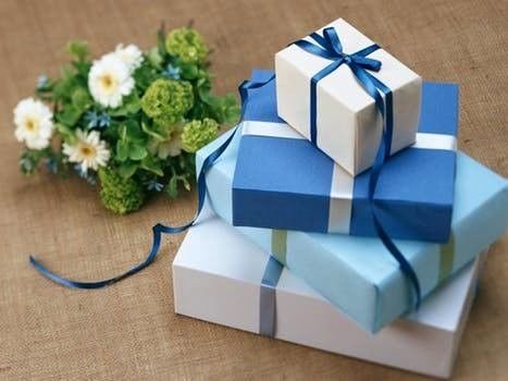 Attaccare il contenitore di regalo accantona la macchina con velocità 70pcs al minuto per la macchina dell'incartonamento del cartone