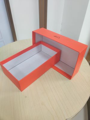 Macchina di incollaggio per la produzione di scatole rigide